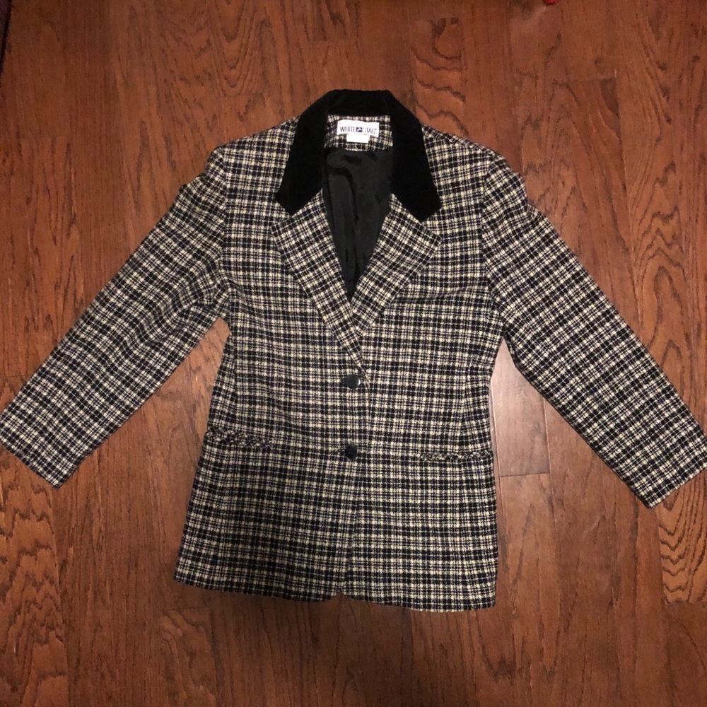 SOLD!!!/!/!:!: White Stag Women’s Blazer
